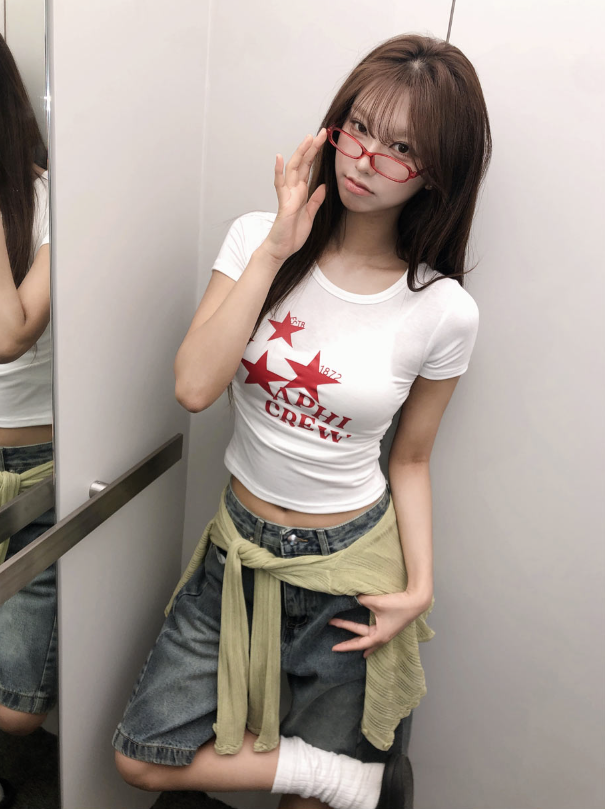 春夏預訂｜修身星星側邊褶皺短袖TEE
