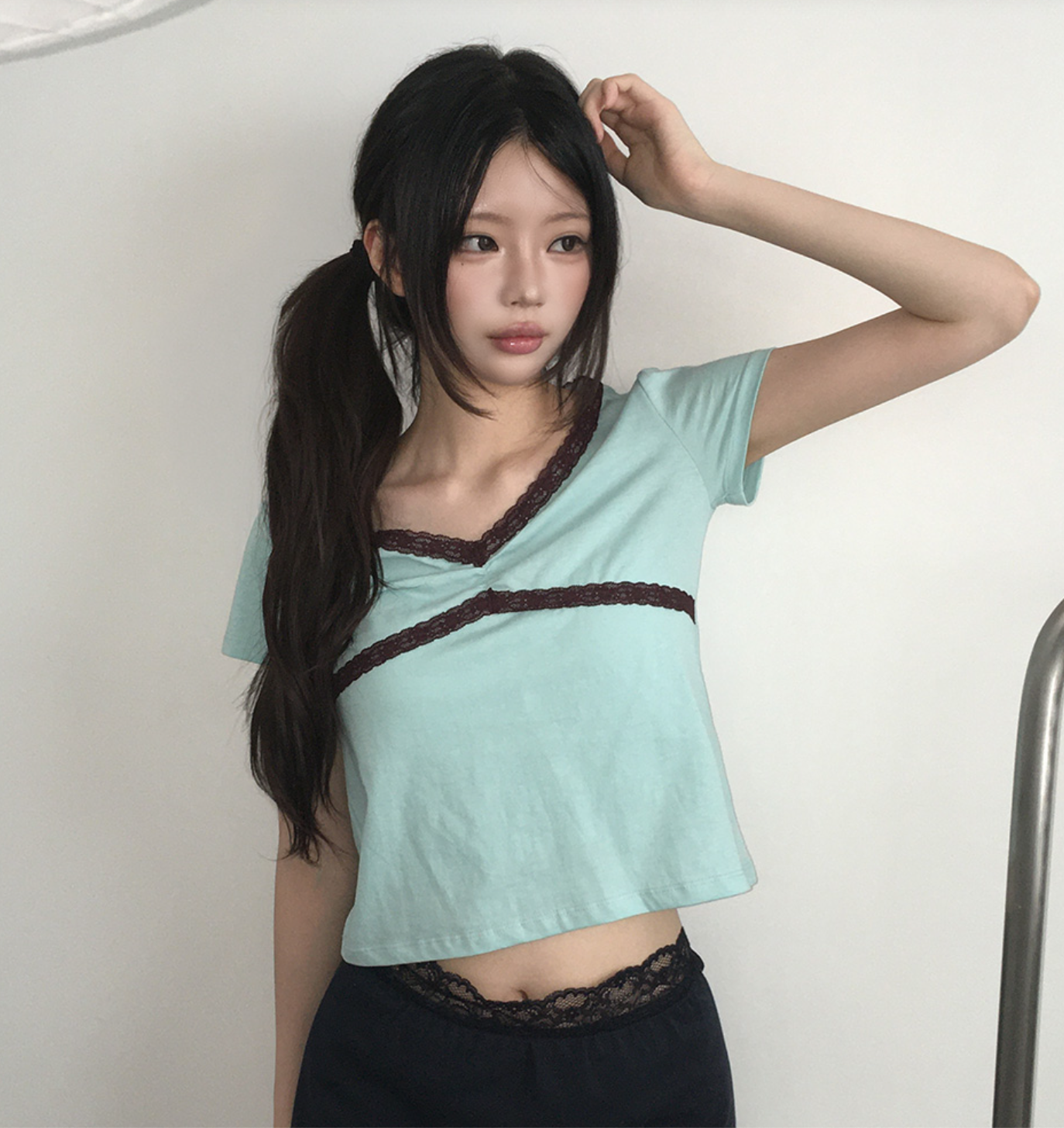 春夏預訂｜蕾絲V領T恤